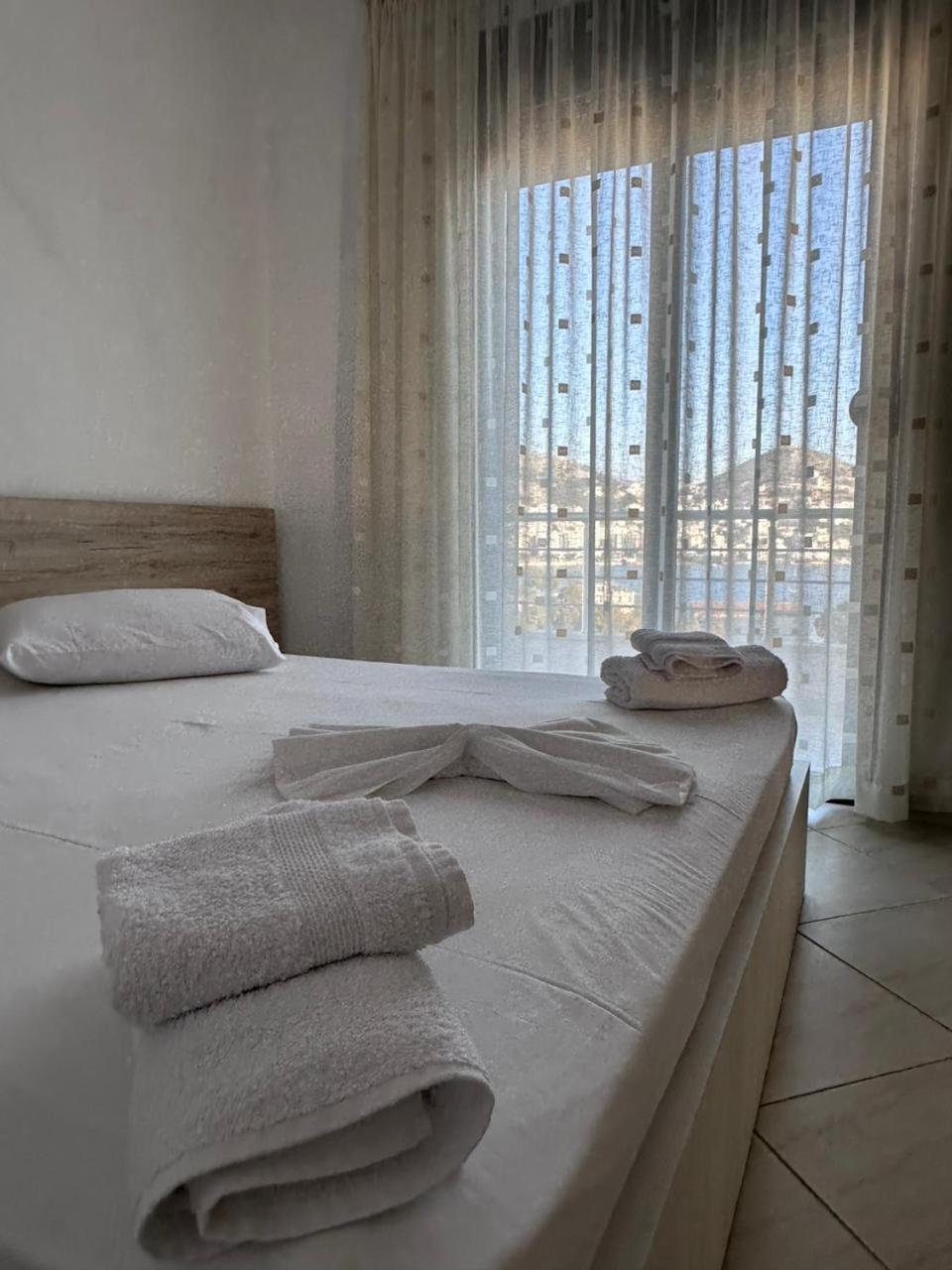 Payo Apartments Sarandë Buitenkant foto