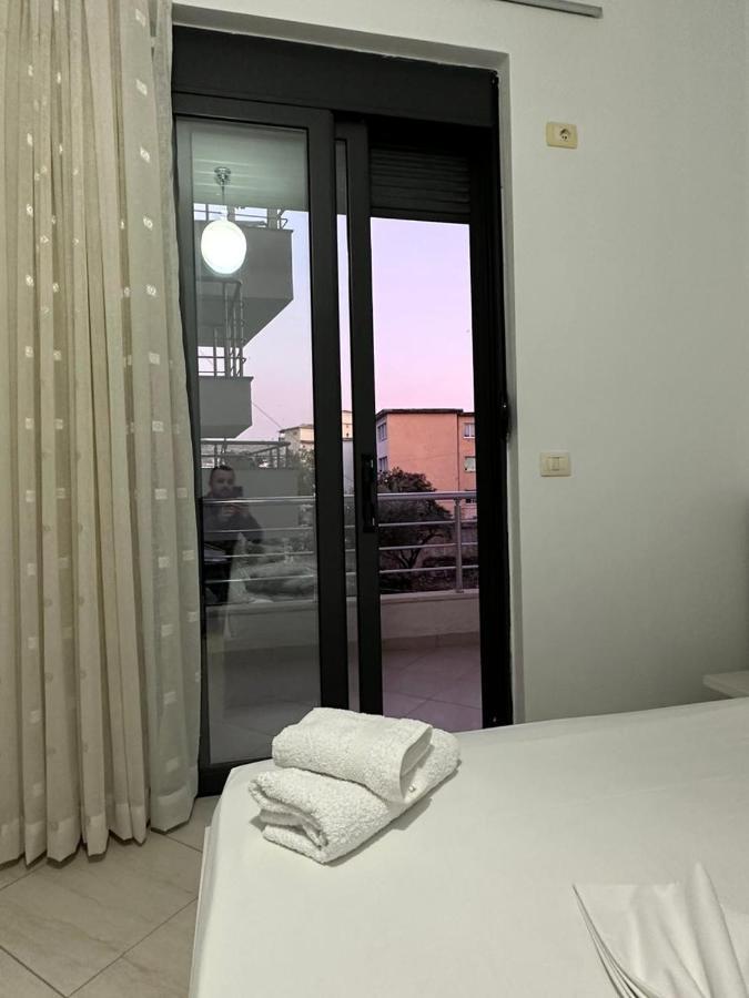 Payo Apartments Sarandë Buitenkant foto
