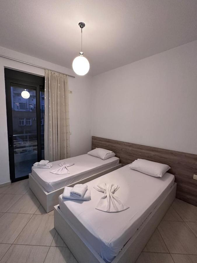 Payo Apartments Sarandë Buitenkant foto