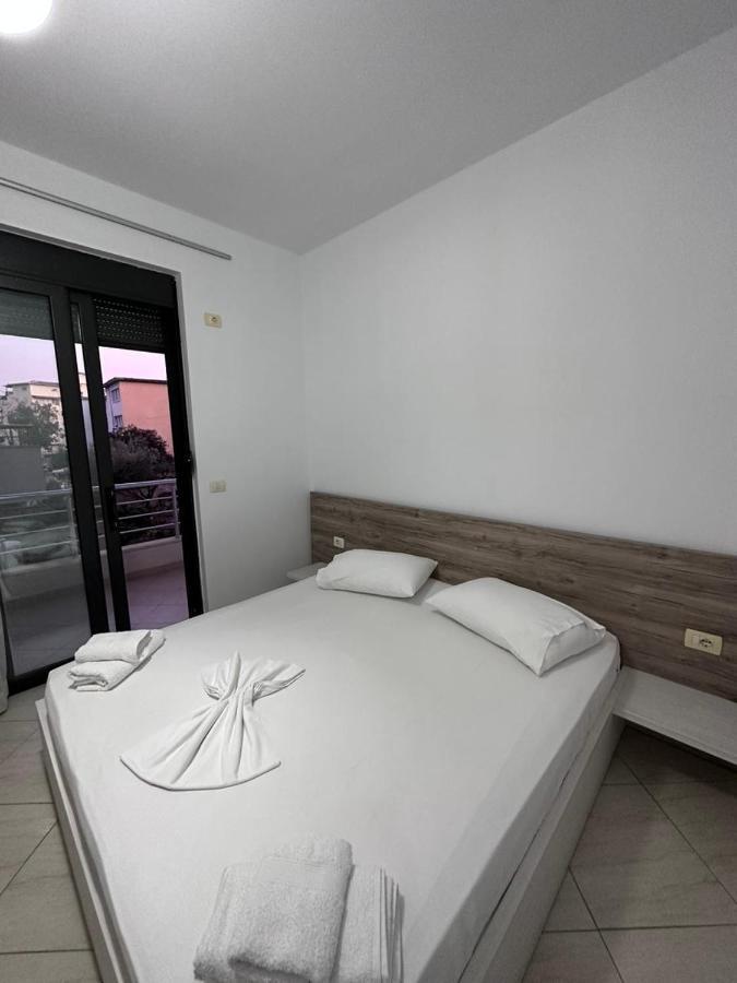 Payo Apartments Sarandë Buitenkant foto