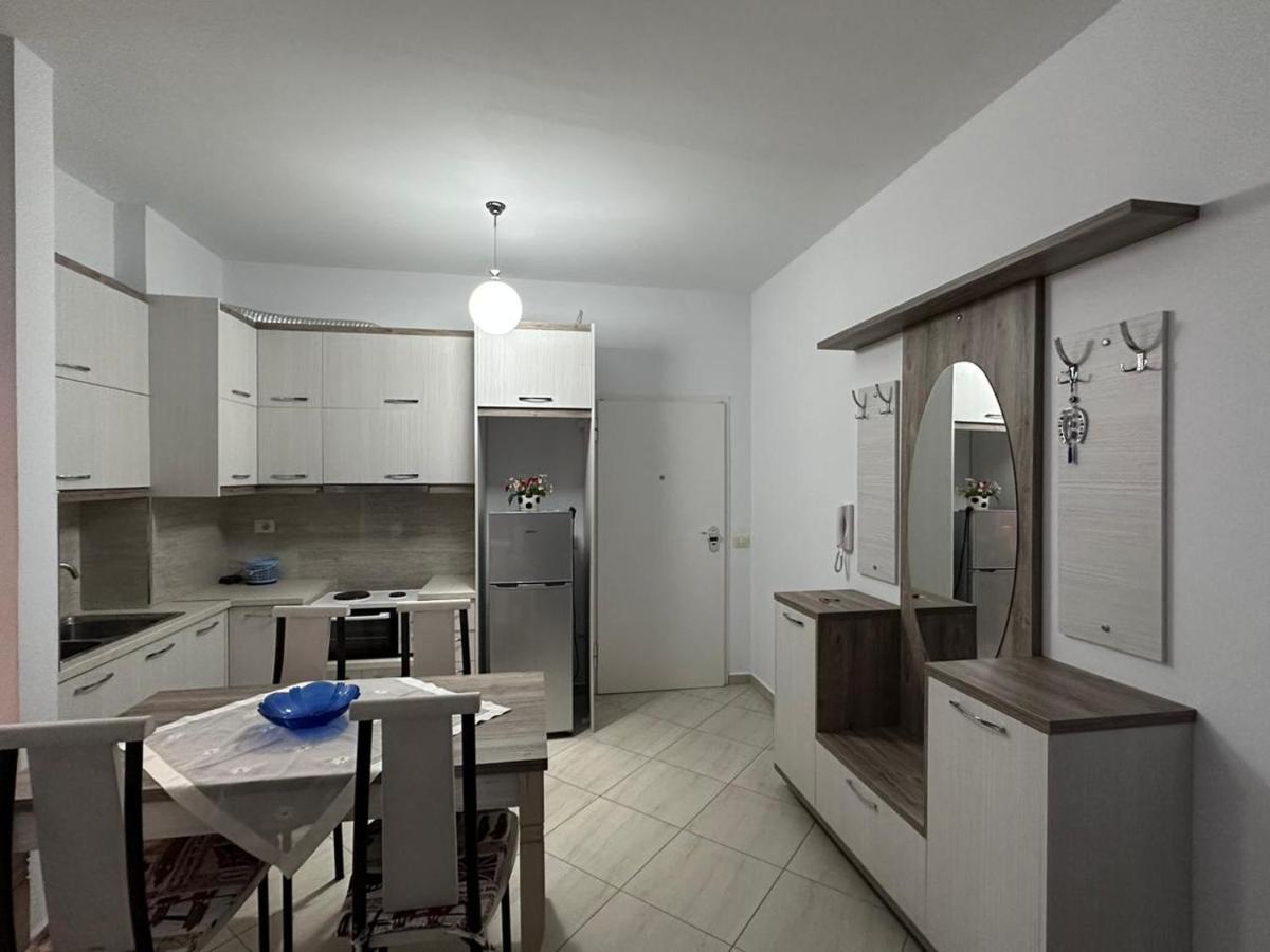 Payo Apartments Sarandë Buitenkant foto